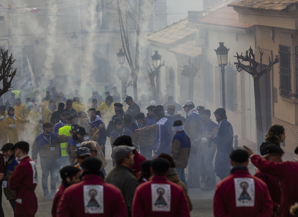 las paces de Villarta,cohetes,fiesta de las paces, Villarta de San Juan, Nuestra Señora de la Paz,virgen de la paz  / TOMÁS FERNÁNDEZ DE MOYA