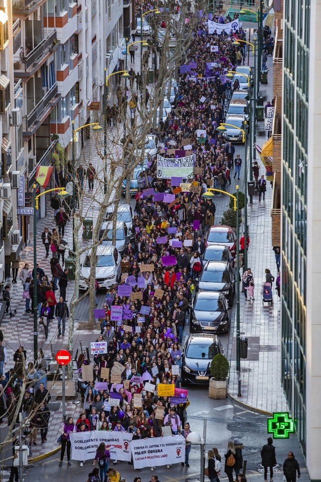 Ciudad Real se tiñe de violeta por el 8-M