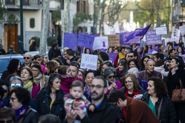 Ciudad Real se tiñe de morado por el 8-M