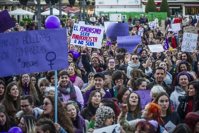 Ciudad Real se tiñe de morado por el 8-M