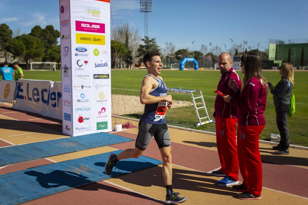 Llegada de Carrera Urbana  / TOMÁS FERNÁNDEZ DE MOYA