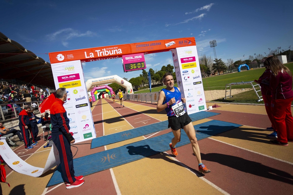 Llegada de Carrera Urbana  / TOMÁS FERNÁNDEZ DE MOYA