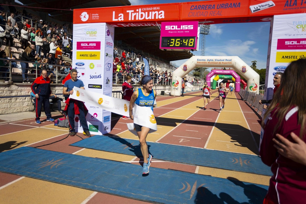 Llegada de Carrera Urbana  / TOMÁS FERNÁNDEZ DE MOYA