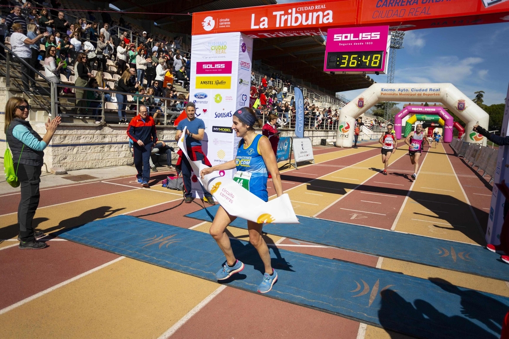 Llegada de Carrera Urbana  / TOMÁS FERNÁNDEZ DE MOYA