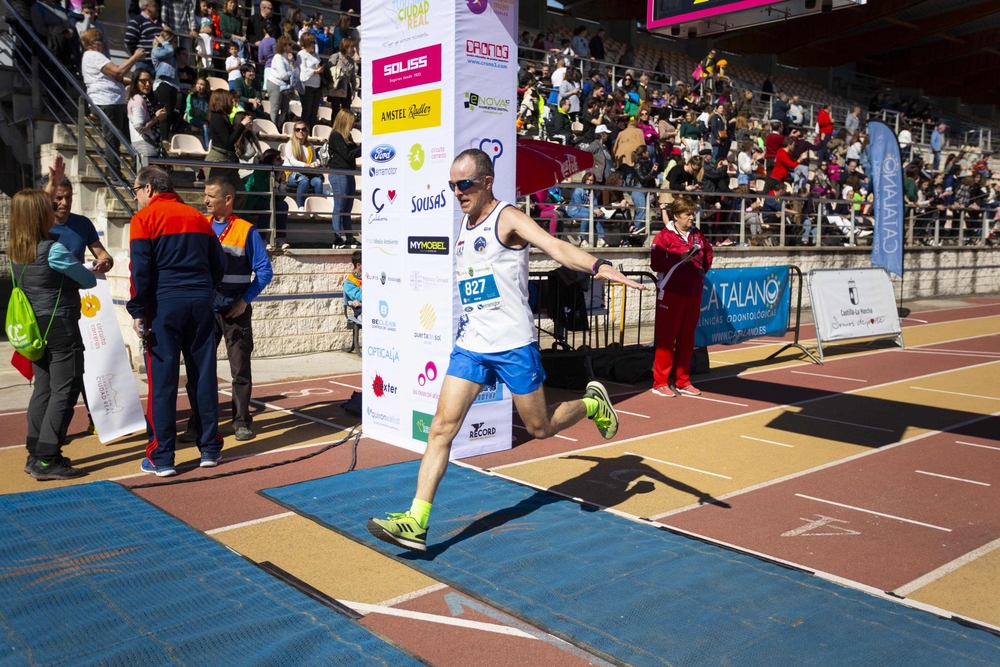 Llegada de Carrera Urbana  / TOMÁS FERNÁNDEZ DE MOYA