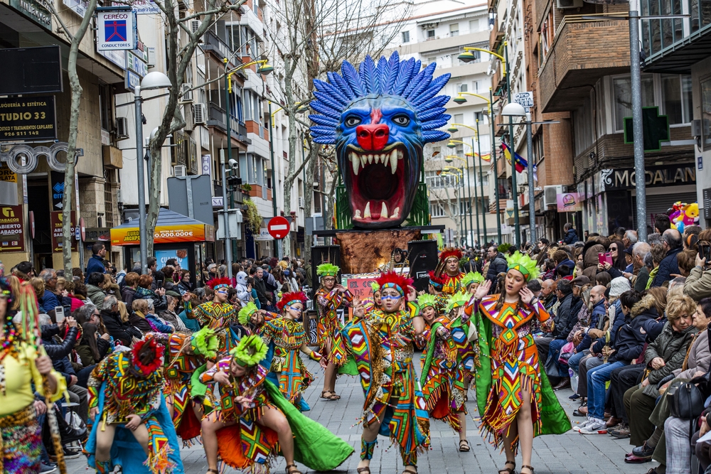 Carnaval, desfile de piñata, desfile de Poiñata, Peña Burleta, carnaval, piñata  / RUEDA VILLAVERDE