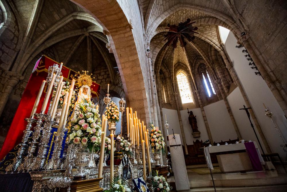 coronavirus, semana santa, altar de la Dolorosa de Santiago en la iglesia de Santiago, para los oficios liturgicos,, misa, pandemia  / RUEDA VILLAVERDE