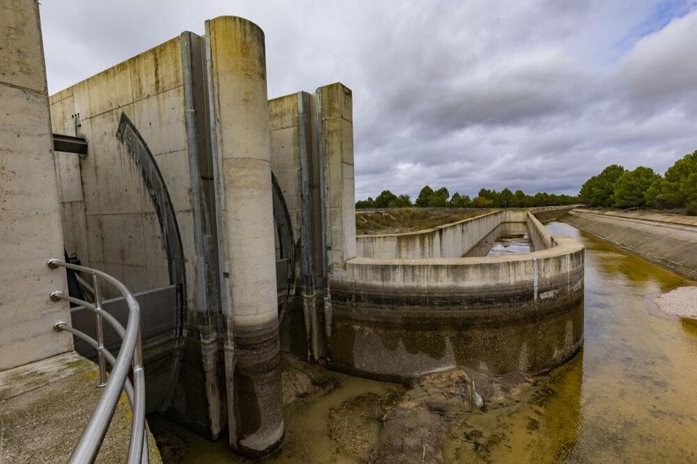 Instalaciones para el abastecimiento de la Tubería de la Llanura Manchega