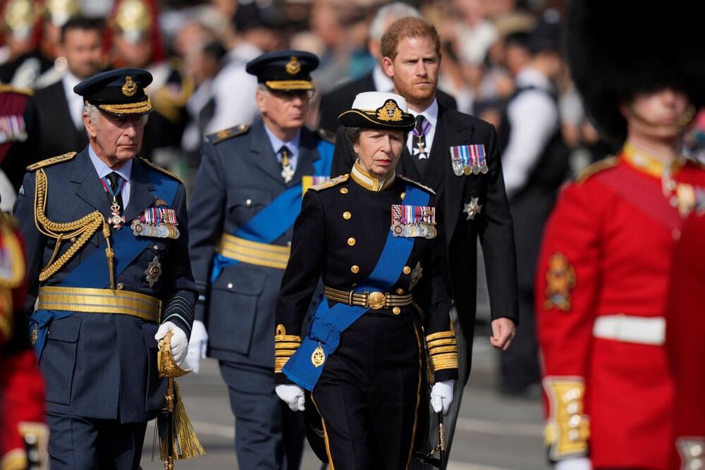 Britain mourns Queen Elizabeth  / POOL