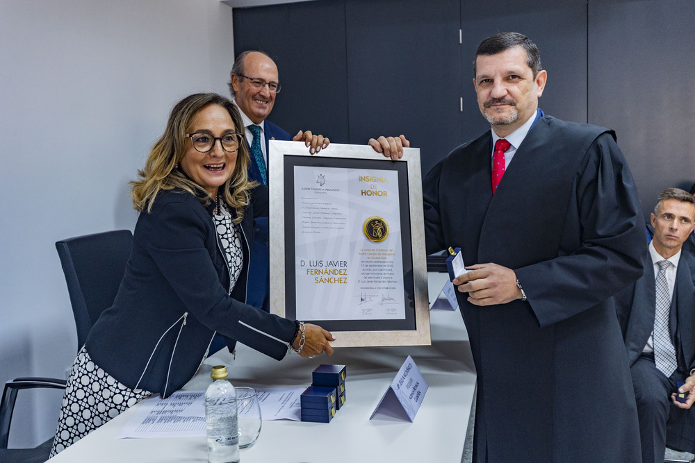 celebración de la Patrona de los abogados, Santa Teresa, entrega de medallas a los abogados que llevan 25 años de profesión, abogados, abgado, entrega de placas y medallas a los abogados que llevan 25 años de profesión  / RUEDA VILLAVERDE