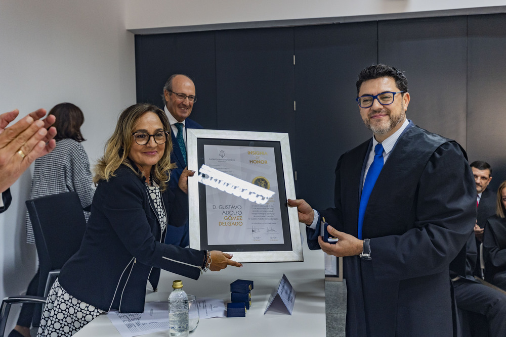 celebración de la Patrona de los abogados, Santa Teresa, entrega de medallas a los abogados que llevan 25 años de profesión, abogados, abgado, entrega de placas y medallas a los abogados que llevan 25 años de profesión  / RUEDA VILLAVERDE