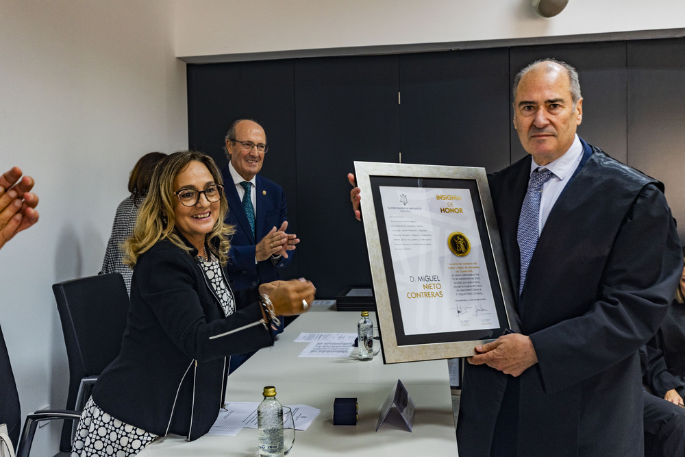 celebración de la Patrona de los abogados, Santa Teresa, entrega de medallas a los abogados que llevan 25 años de profesión, abogados, abgado, entrega de placas y medallas a los abogados que llevan 25 años de profesión  / RUEDA VILLAVERDE