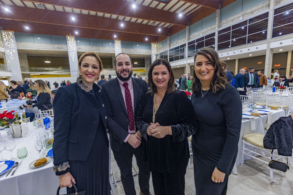 entrega de los premios empresariales de FECIR, en Ciudad Real, premios empresarios de Fecir,, con la asistencia de Emiliano García page y Jose Manuel Caballero que entrega uno de los premios a Diego MUrillo director de La Tribuna de Ciudad Real  / RUEDA VILLAVERDE