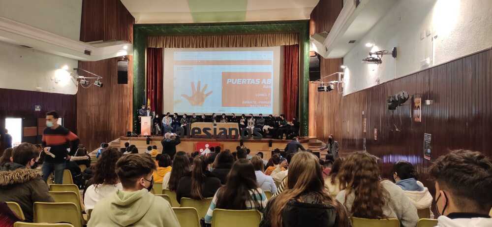 La Policía Nacional participa en la Feria de Universidades