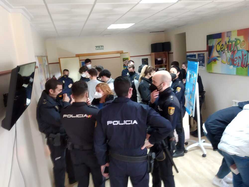 La Policía Nacional participa en la Feria de Universidades