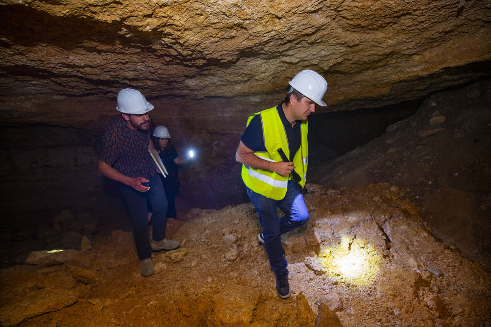 Reportaje en Tomelloso del interior de las cuevas de los areneros y los hundimientos en las casas de tomelloso y calle del barrio de la Esperanza de Tomelloso, cueva de los arneros, cuevas de tomelloso  / RUEDA VILLAVERDE