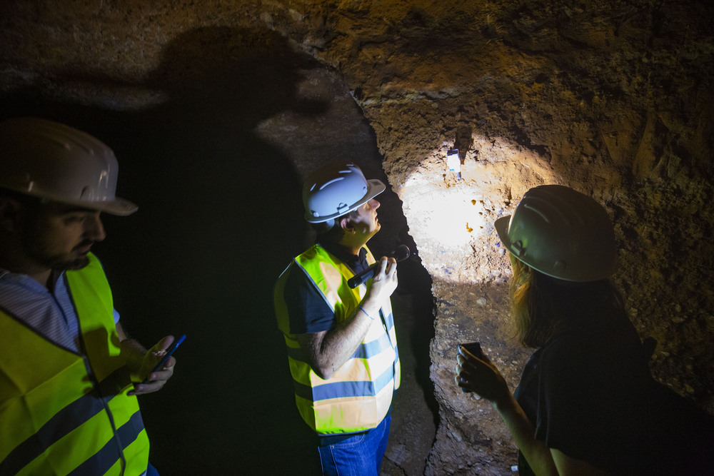 Reportaje en Tomelloso del interior de las cuevas de los areneros y los hundimientos en las casas de tomelloso y calle del barrio de la Esperanza de Tomelloso, cueva de los arneros, cuevas de tomelloso  / RUEDA VILLAVERDE