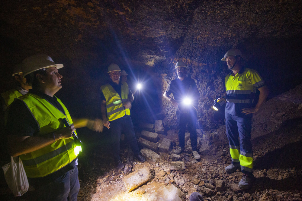 Reportaje en Tomelloso del interior de las cuevas de los areneros y los hundimientos en las casas de tomelloso y calle del barrio de la Esperanza de Tomelloso, cueva de los arneros, cuevas de tomelloso  / RUEDA VILLAVERDE