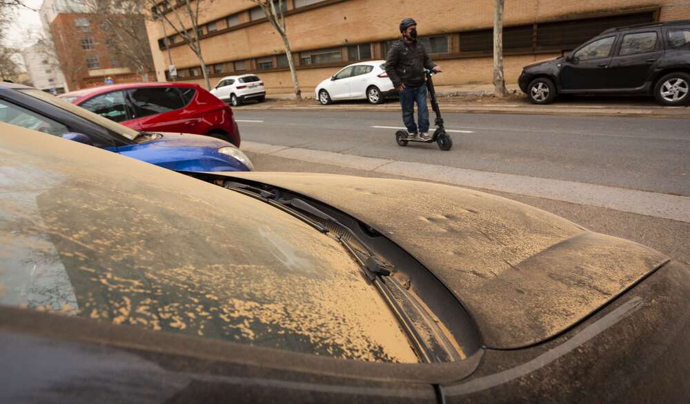 calima, barrro, polvo en los coches, arena en los coches  / TOMÁS FDEZ. DE MOYA