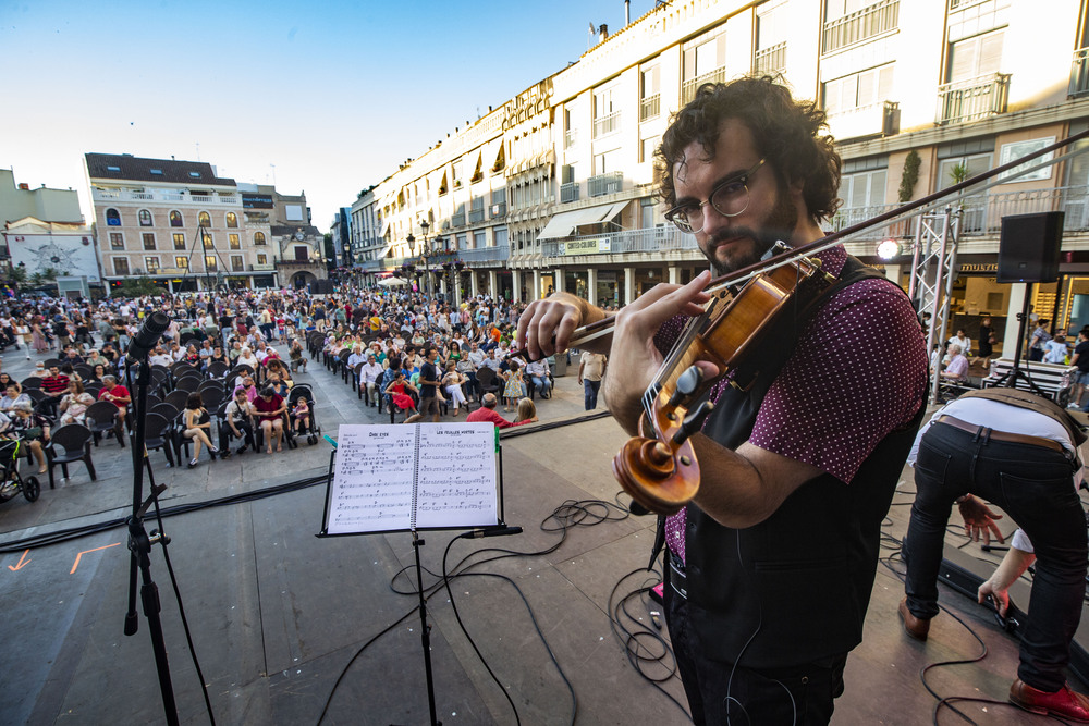 Noche Blanca en Ciudad Real, actos de la Noche Blanca, conciertos terrazas  tiendas    / RUEDA VILLAVERDE