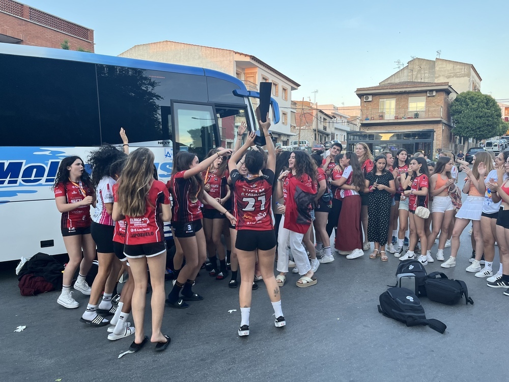 Pozuelo recibe con honores a las nuevas campeonas de España