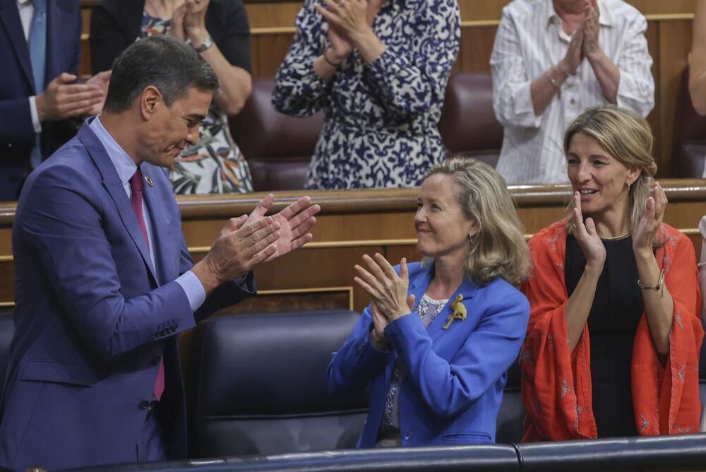 El presidente del Gobierno, Pedro Sánchez, la vicepresidenta primera y ministra de Asuntos Económicos y Transformación Digital, Nadia Calviño, y la vicepresidenta segunda y ministra de Trabajo y Economía Social, Yolanda Díaz.