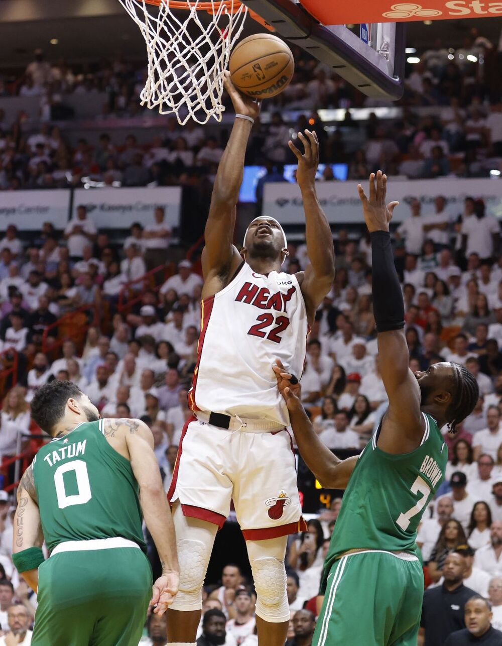 NBA Playoffs Eastern Conference Finals Boston Celtics at Miami Heat  / RHONA WISE