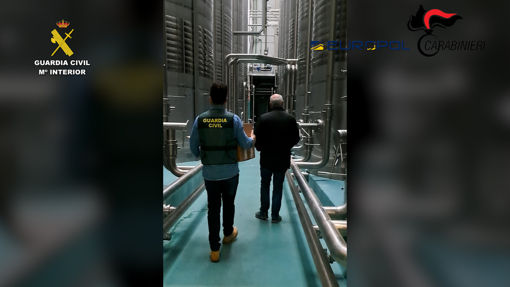 11 detenidos y 5.200 litros intervenidos de aceite adulterado