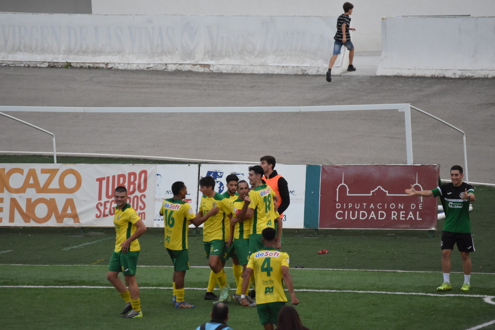 La celebración de los jugadores locales fue muy efusiva.