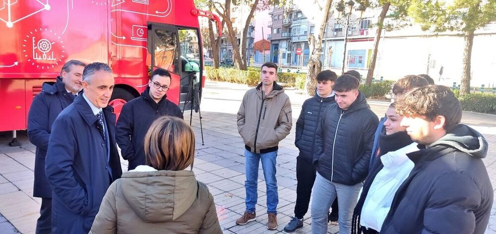 Ruiz aboga por potenciar el emprendimiento entre los jóvenes 