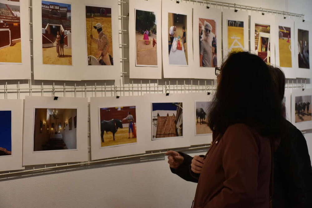 La exposición ‘Klaroskuro y el toro’ aterriza en Daimiel