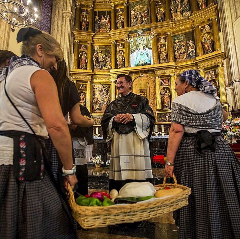 La ofrenda a la Virgen, el núcleo esencial de la fiesta