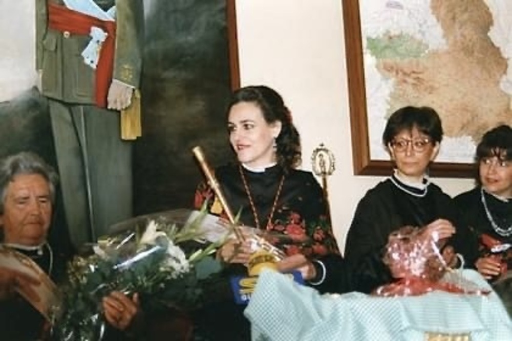 Magdalena Valerio con el traje regional y disfrutando de las tradiciones de Guadalajara