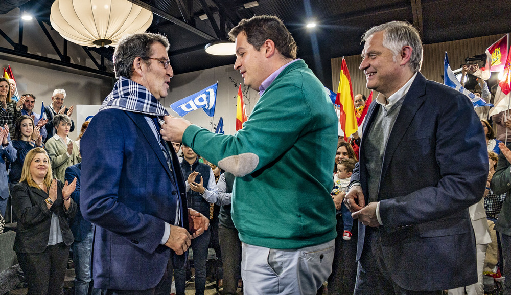 Alberto Nuñez Feijóo, presidente nacional del PP, presenta a Paco Cañizares como candidato a la alcaldía del ayto de ciudad real, t dá un mítin en ciudad real, junto a los candidatos del PP a las alcaldías de los pueblos de la provincia  / RUEDA VILLAVERDE