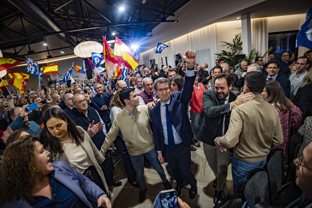 Alberto Nuñez Feijóo, presidente nacional del PP, presenta a Paco Cañizares como candidato a la alcaldía del ayto de ciudad real, t dá un mítin en ciudad real, junto a los candidatos del PP a las alcaldías de los pueblos de la provincia  / RUEDA VILLAVERDE