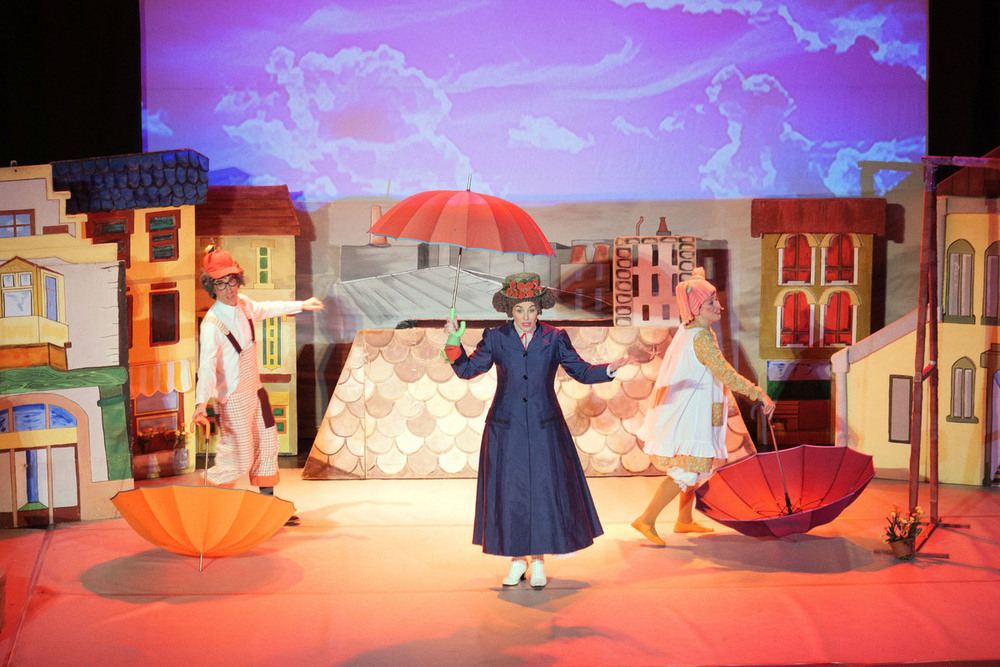 Mary Poppins vuela hasta el teatro  de Argamasilla de Alba