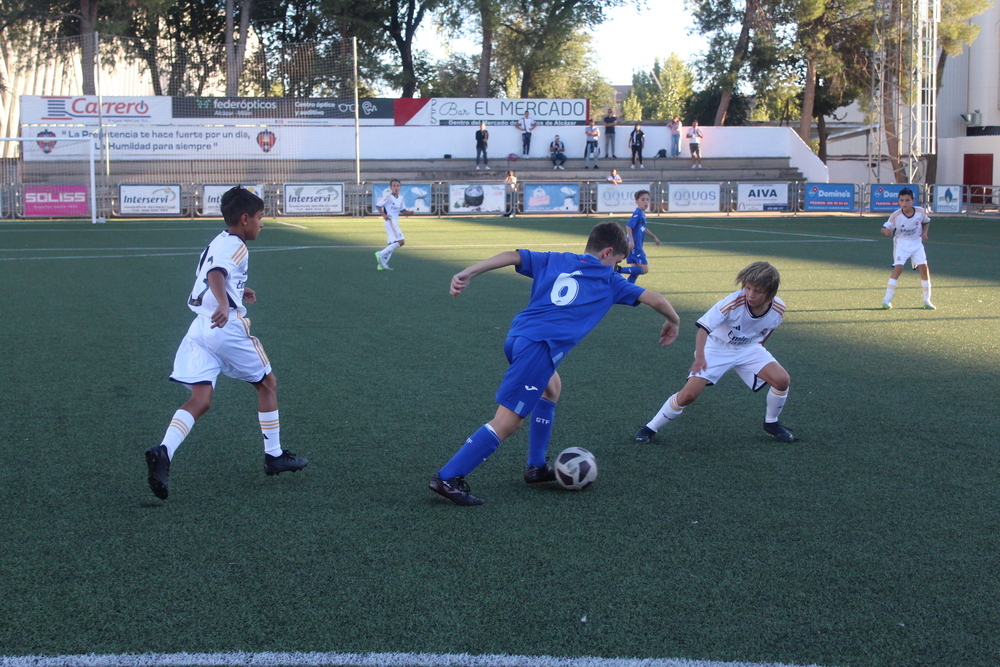 Casi 500 niños participan en el III Torneo de Alcázar