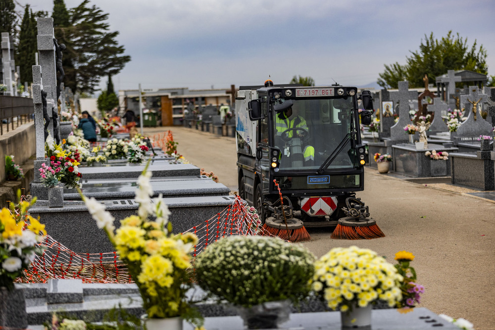 Dispositivo especial en el cementerio por Todos los Santos