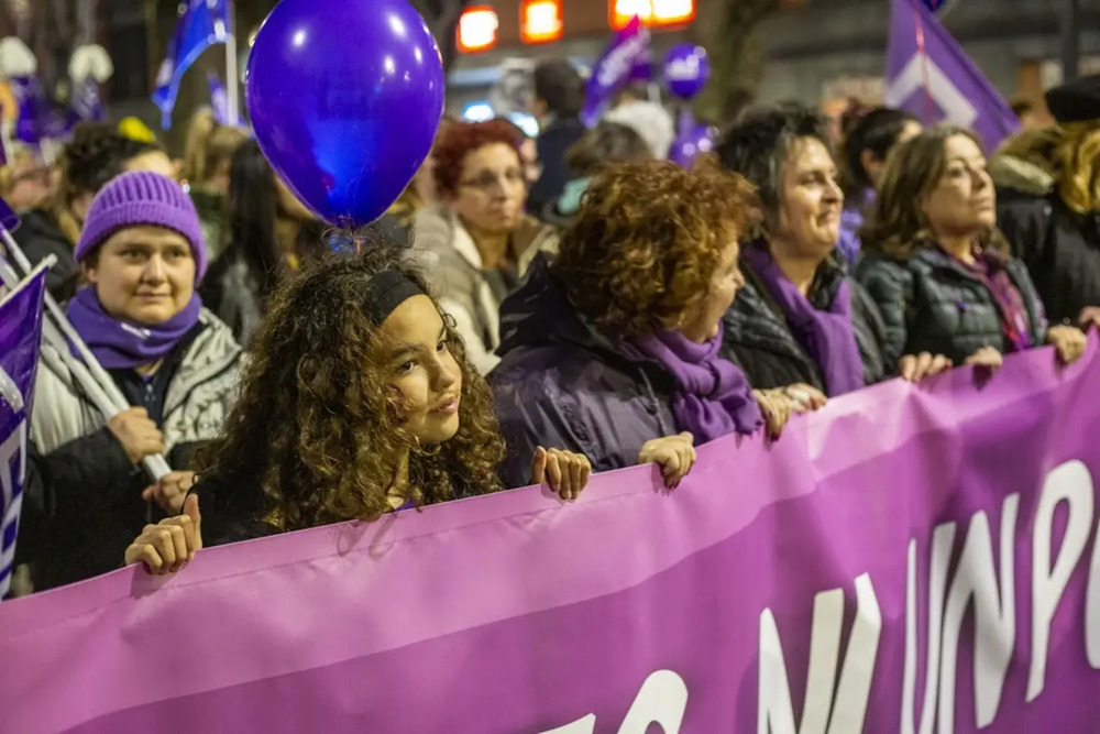 Imágenes de las manifestaciones contra la violencia machista en diferentes puntos de Castilla-La Mancha