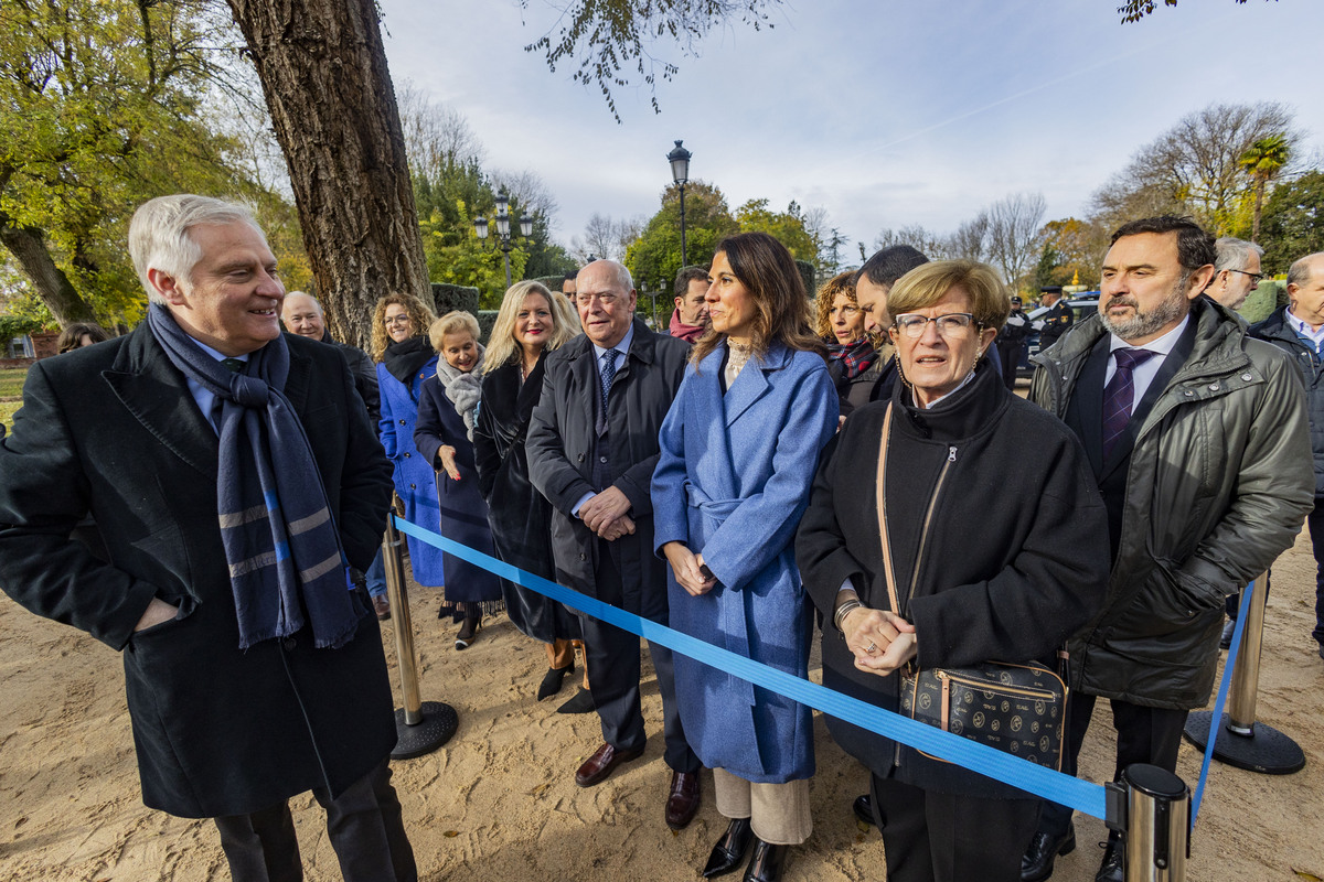 Celebración del día de la Constitución e izada de la BANDERA EN EL PARQUE DE DE GASSET  / RUEDA VILLAVERDE