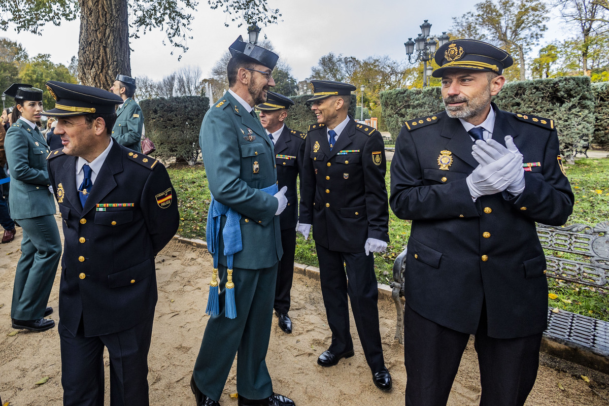 Celebración del día de la Constitución e izada de la BANDERA EN EL PARQUE DE DE GASSET  / RUEDA VILLAVERDE