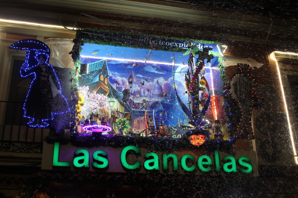 Cancelandia llena un año más la calle San Francisco de magia