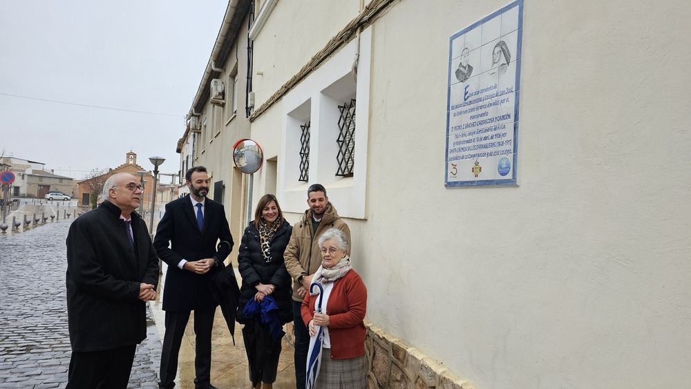 Una cerámica en el 'San José' recuerda su historia 