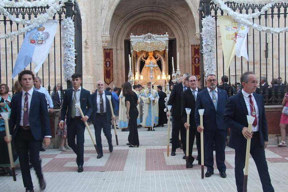 Devoción a la patrona en la misa de la Octava