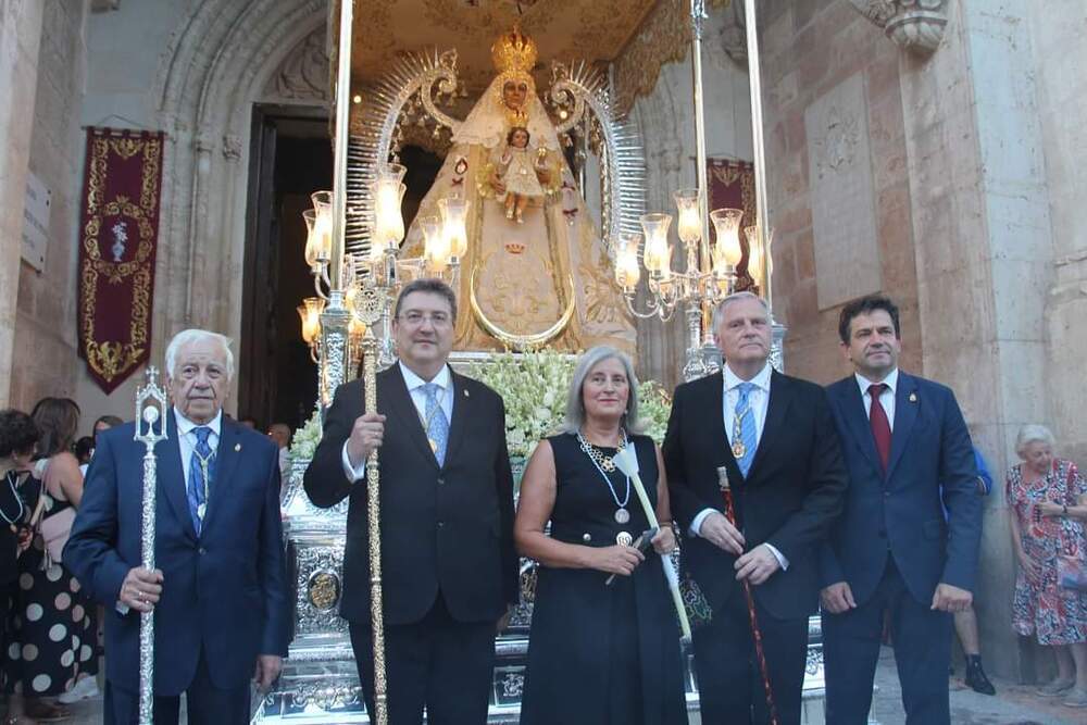 Devoción a la patrona en la misa de la Octava