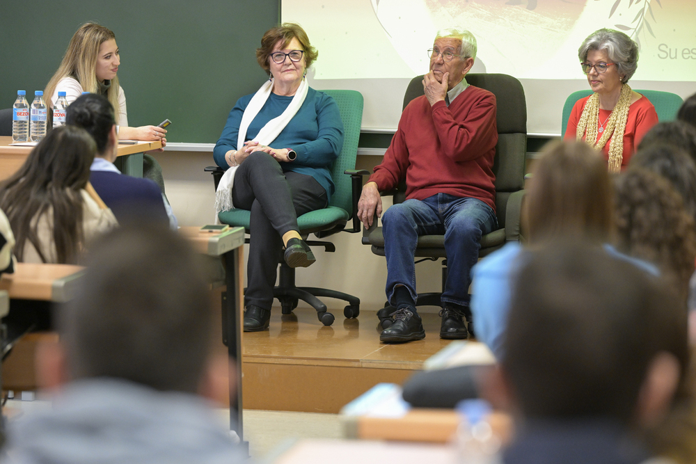 Una clase de envejecimiento activo al futuro de la enfermería