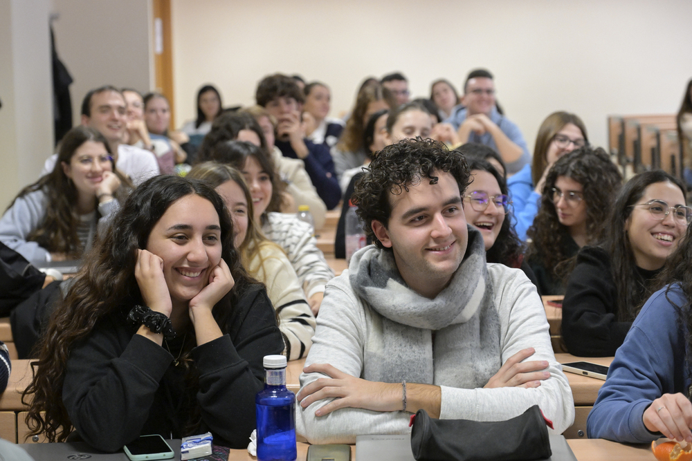 Una clase de envejecimiento activo al futuro de la enfermería