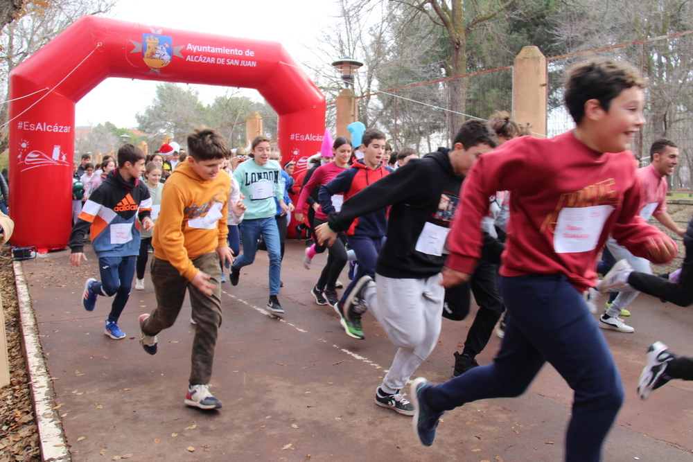 El IES María Zambrano viste de Navidad el parque Alces