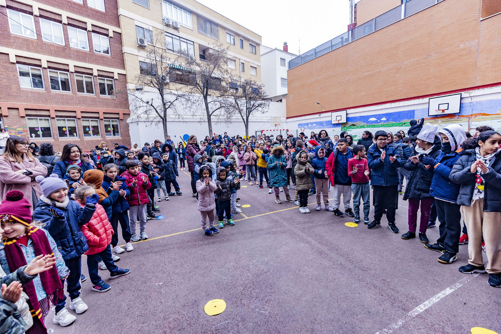 Una chocolatada en honor del fundador del CEIP Pérez Molina