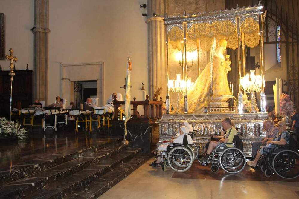 La Catedral acoge la Caravana Blanca en su 60 aniversario